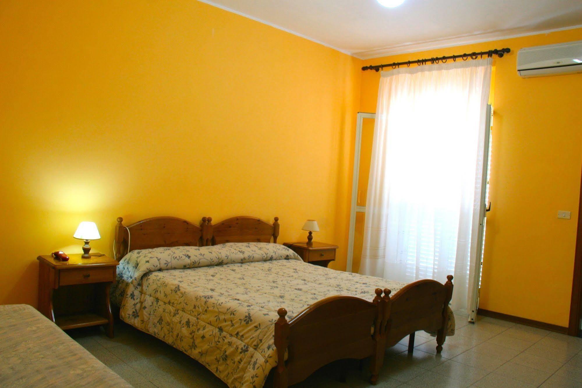 Hotel La Perla Tropea Exteriör bild